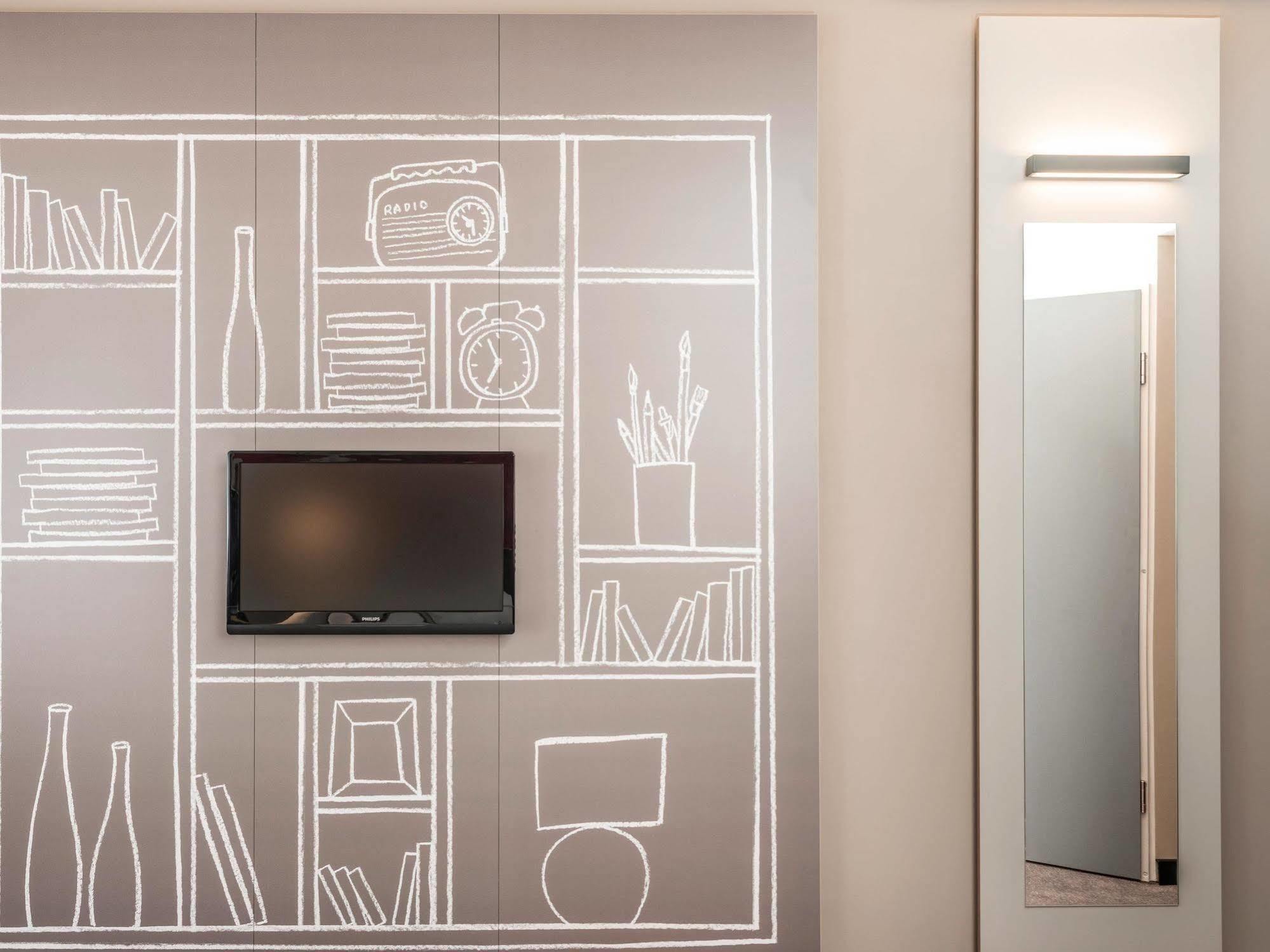 Ibis Hotel 3*